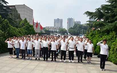 銘記革命歷史，傳承紅色基因 